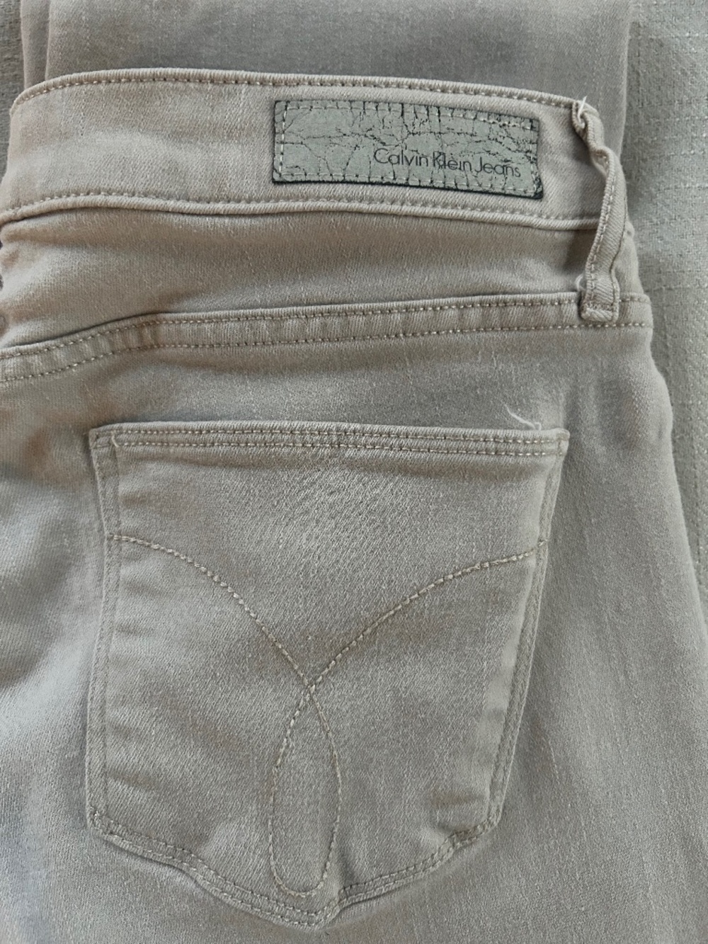Calvin Klein women’s tan ankle skinny jeans